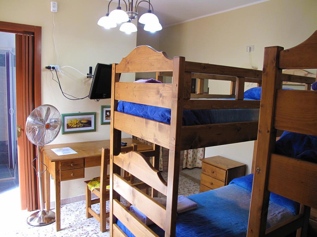 Ferienwohnung Diving Center Punta Stilo Zimmer foto